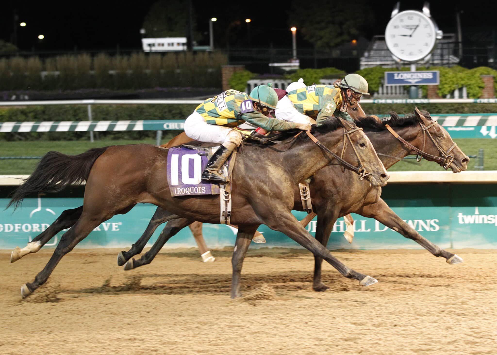 Road to the Derby: Romans Duo Blow Up Tote in Iroquois